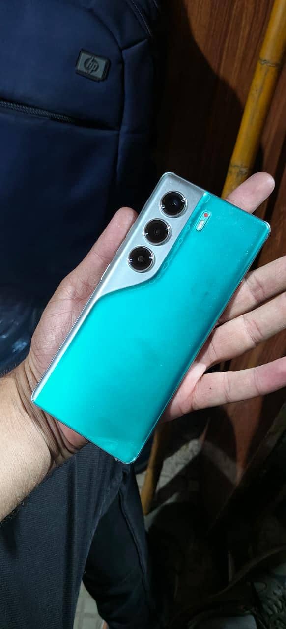 Tecno CAMON 40 Pro 6