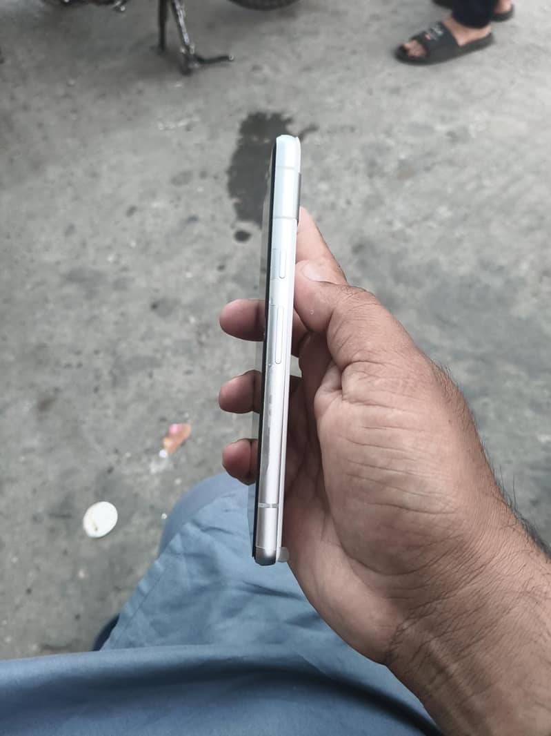 Google Pixel 7a 3