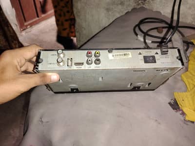 4 Fit Dish With Receiver & TV