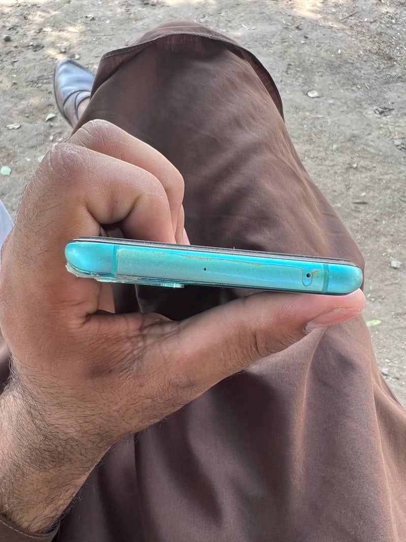One Plus 8T 4