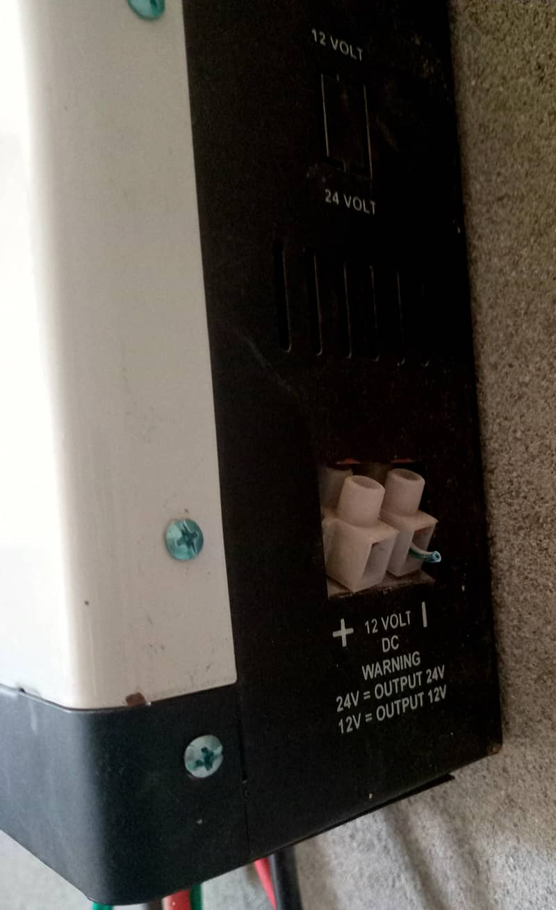 MPPT Charge Controller (Solar) 6