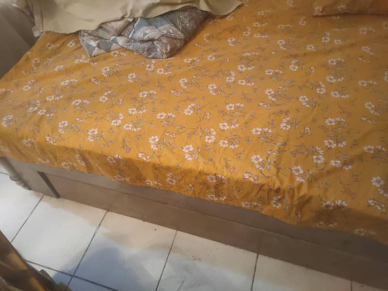 Single bed used 3