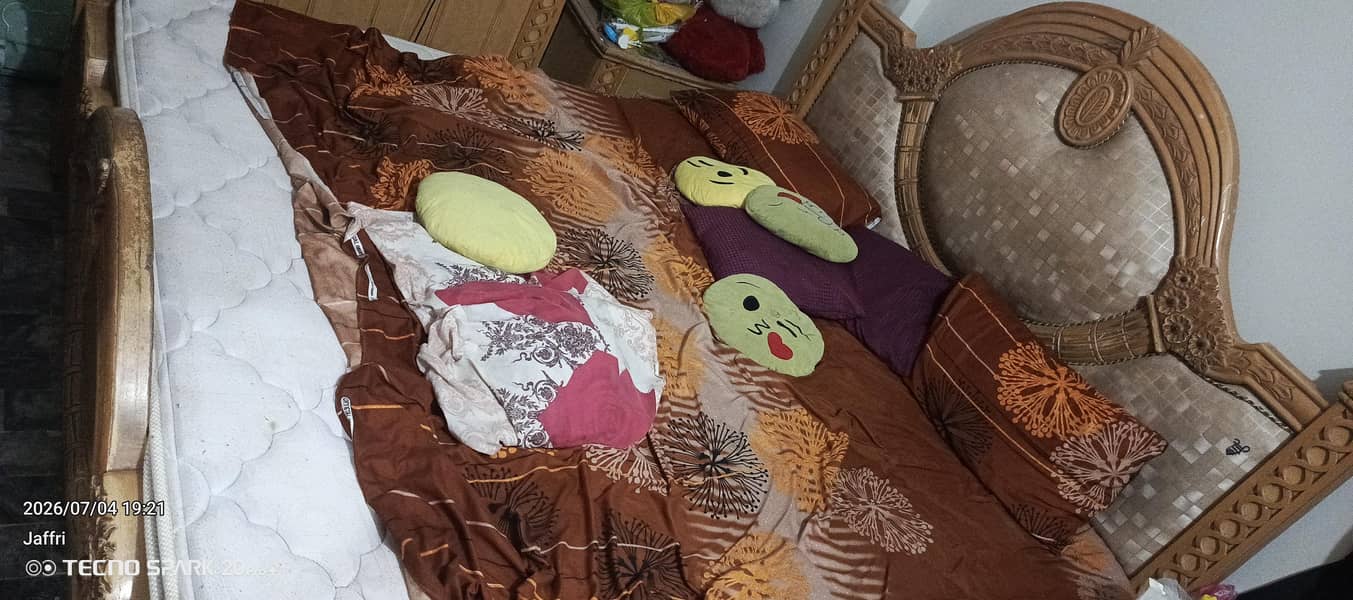 complete bed set 0