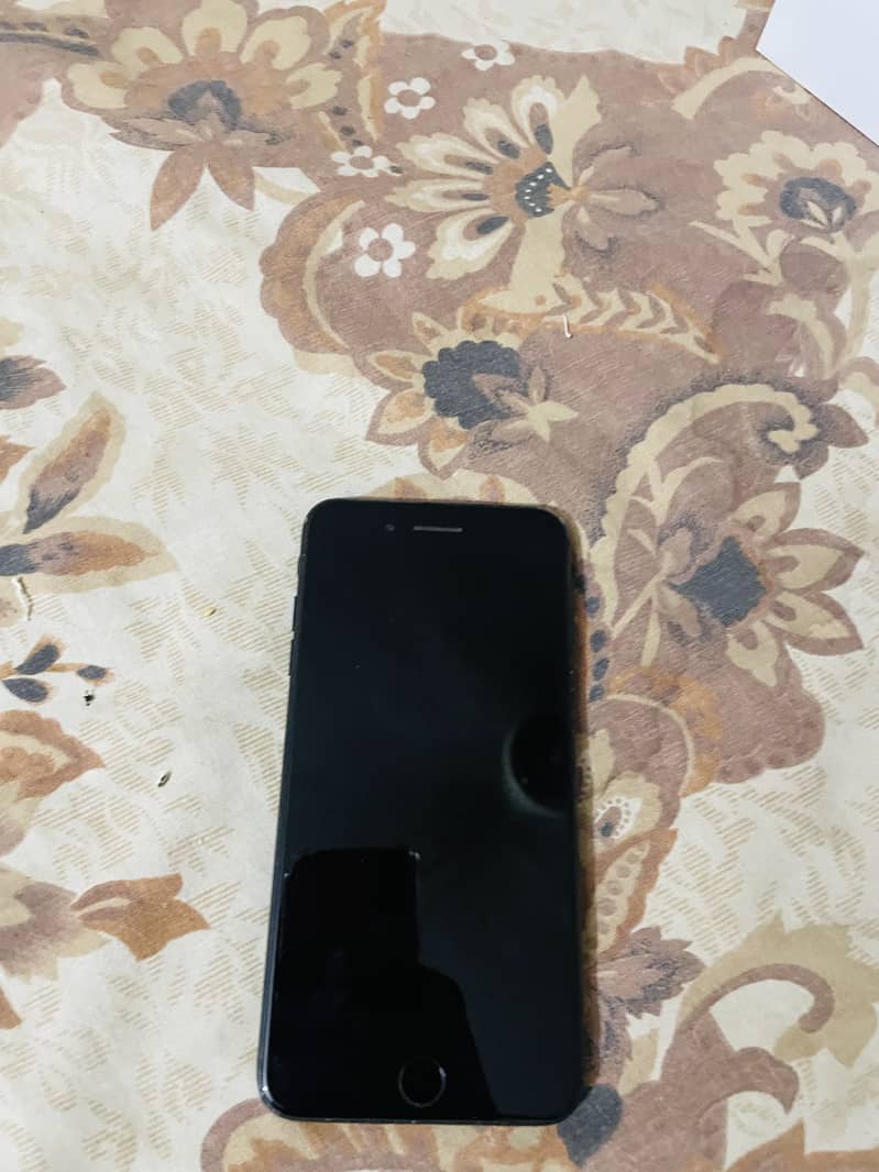 Apple iPhone 7 Plus 2