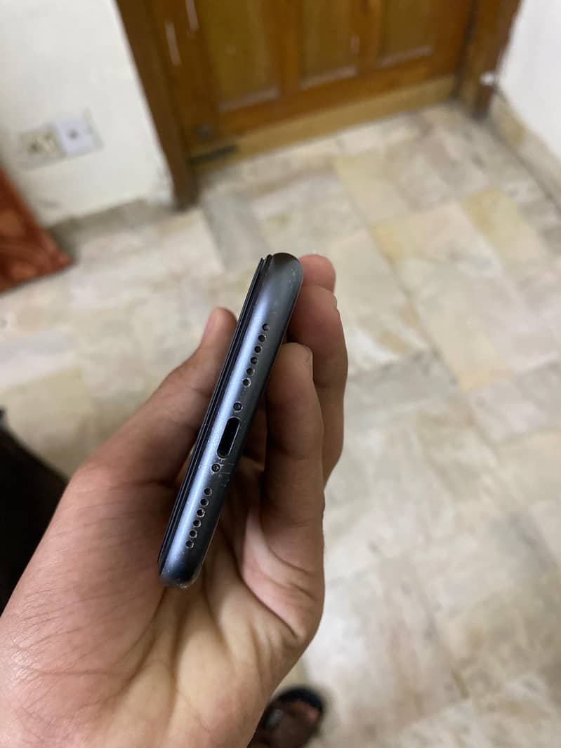 iPhone 11 5