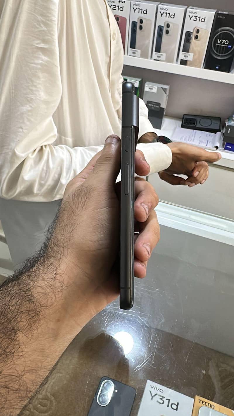Google Pixel 8 5