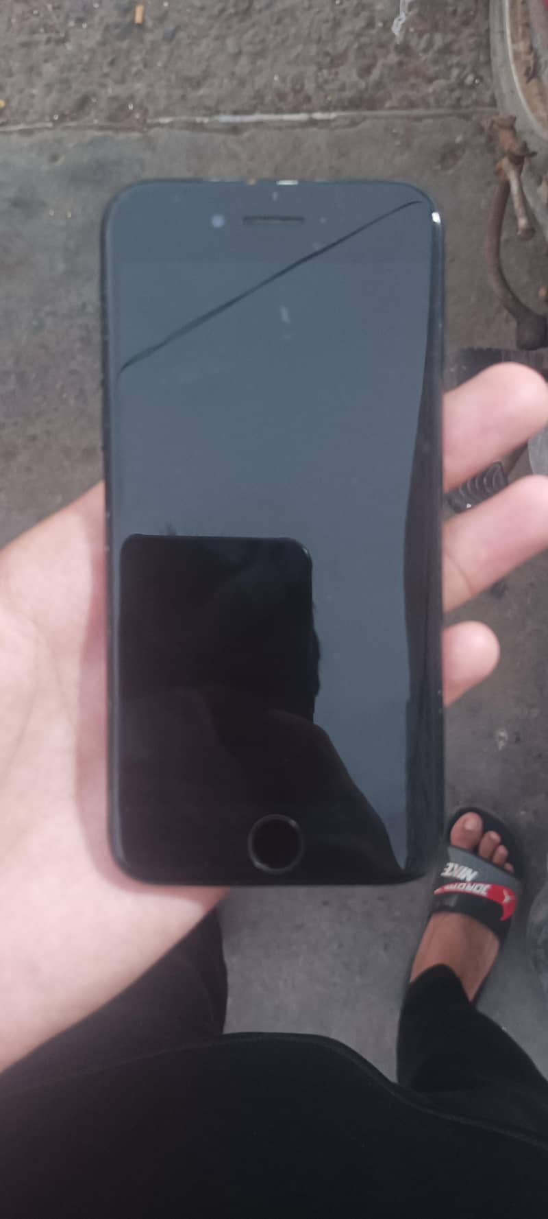 Apple iPhone 7 0