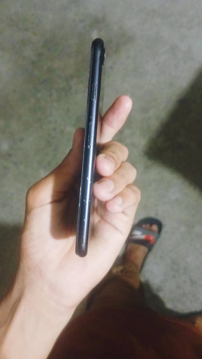 Apple iPhone 7 1