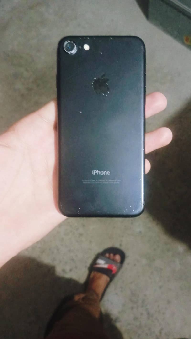 Apple iPhone 7 2