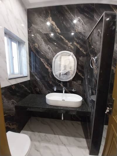 10 Marla brand new basement house for rent in Lake city