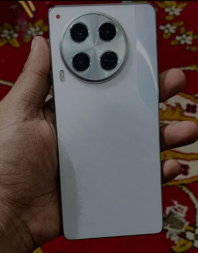 Tecno CAMON 30
