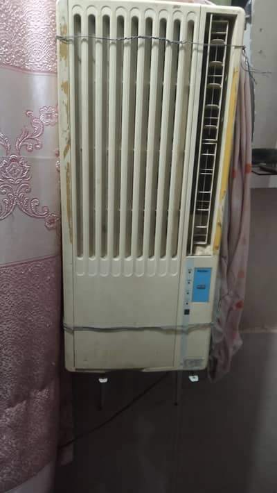 Haier & Corona 0.7 Ton 110V Vertical AC with Converter