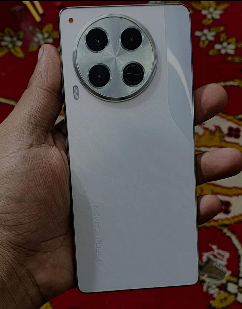 Tecno CAMON 30 7