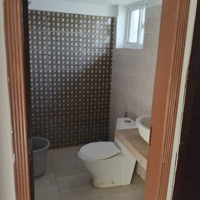 5 marla lower portion for rent jubilee town