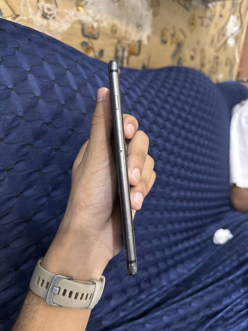 Apple iPhone 8 Plus 2