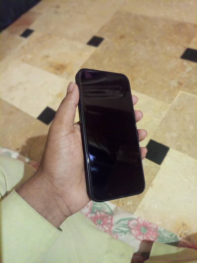 Apple iPhone 13 1
