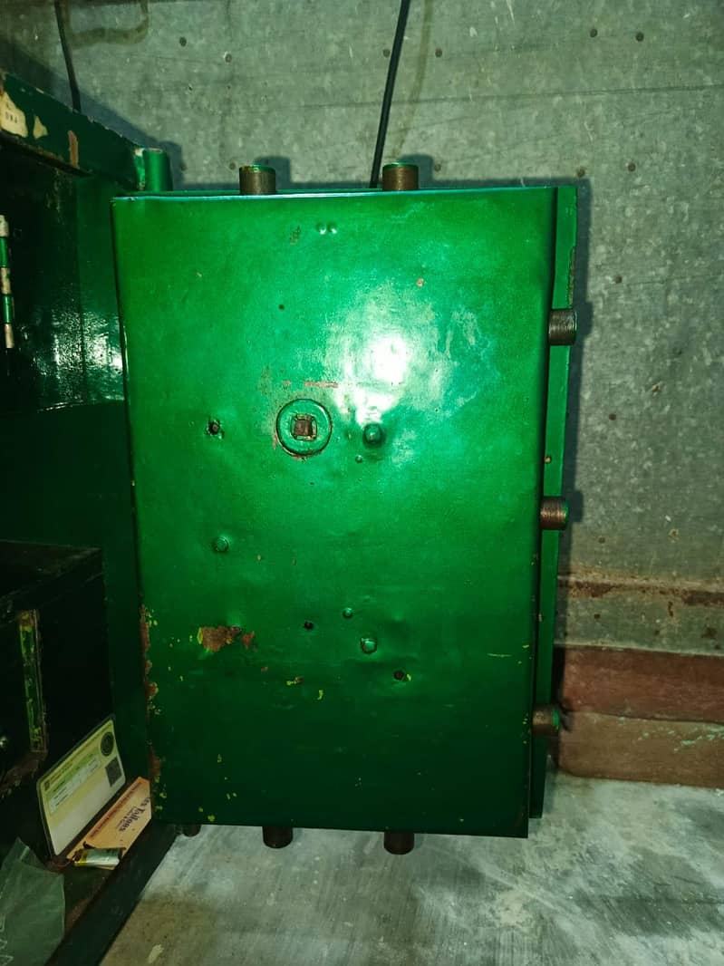 small safe 2