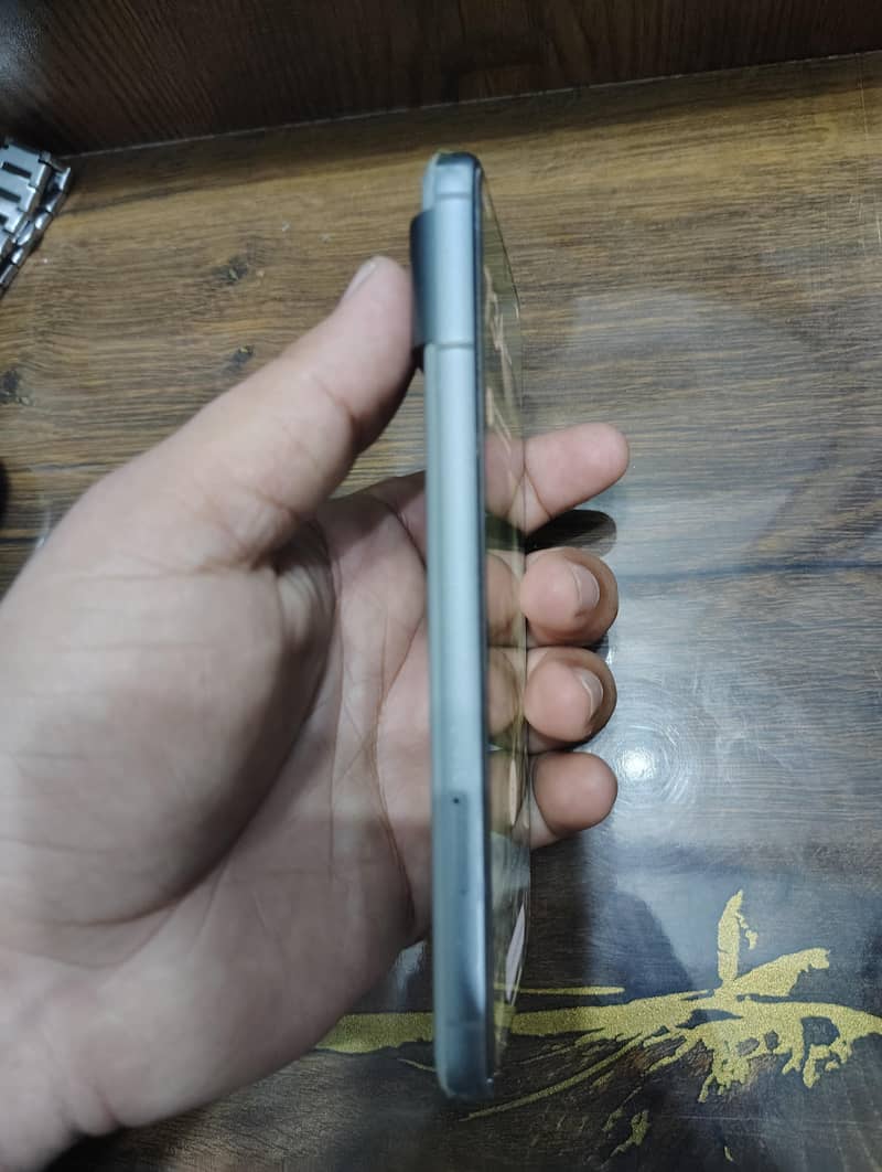 Google Pixel 8 6