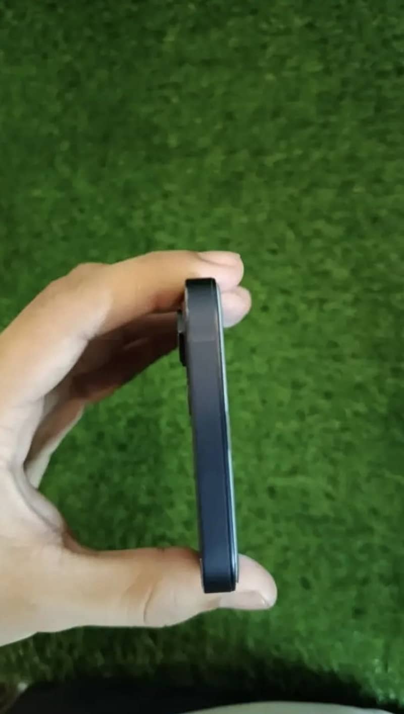 Apple iPhone 12 1
