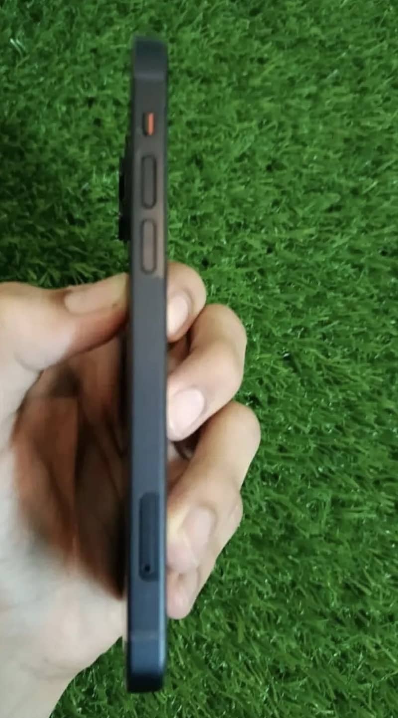 Apple iPhone 12 3