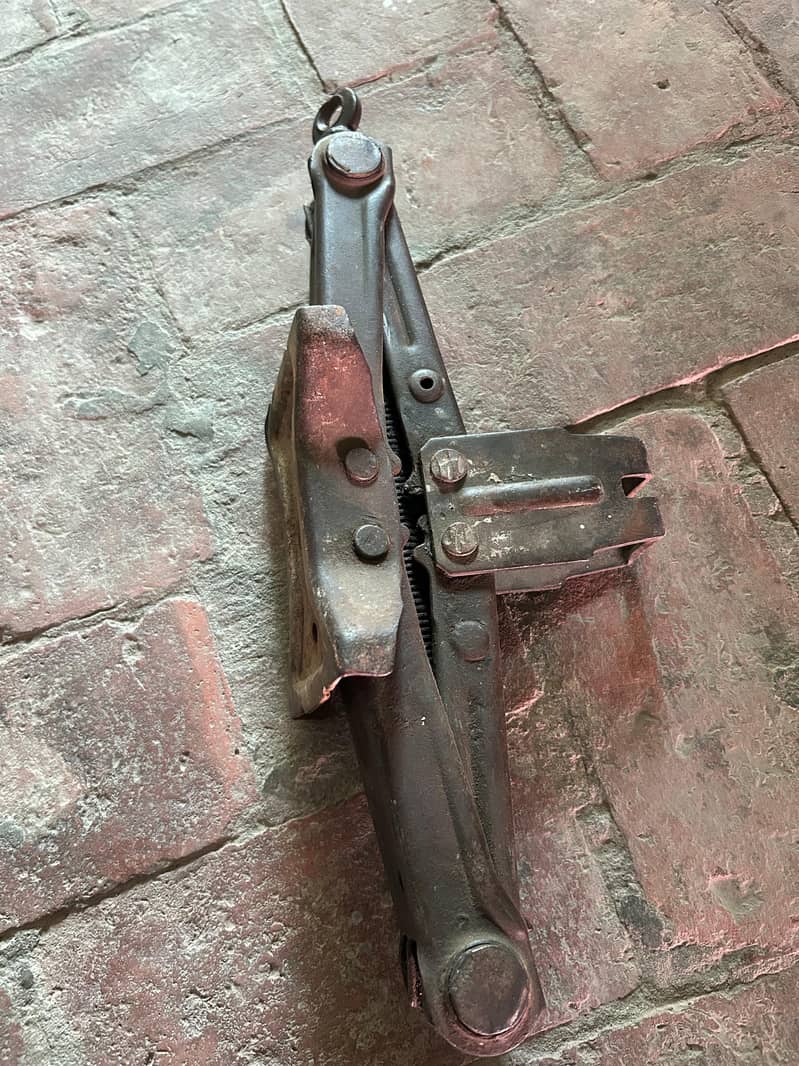 car Jack 2