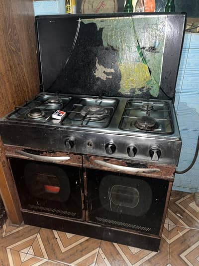 A multi bruner gas stovetop