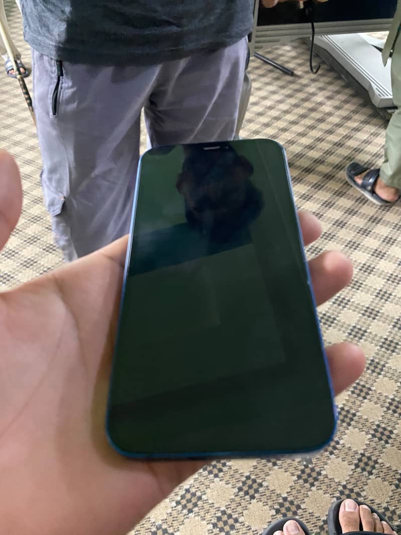 Apple iPhone 12 3