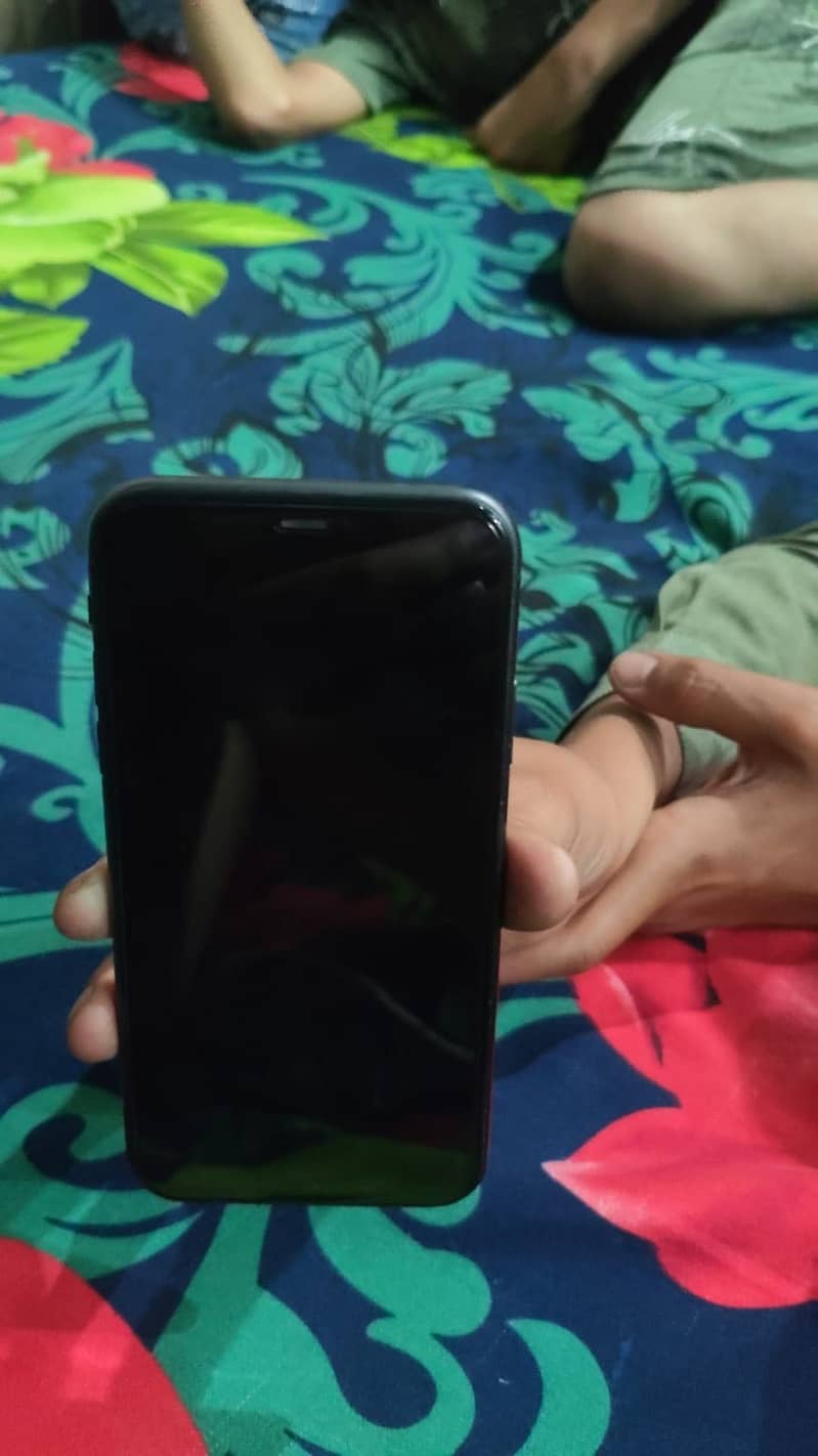 Apple iPhone 11 3