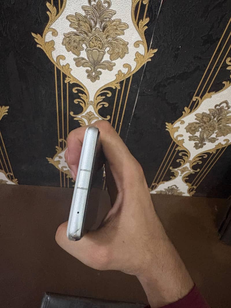 Google Pixel 7a 2