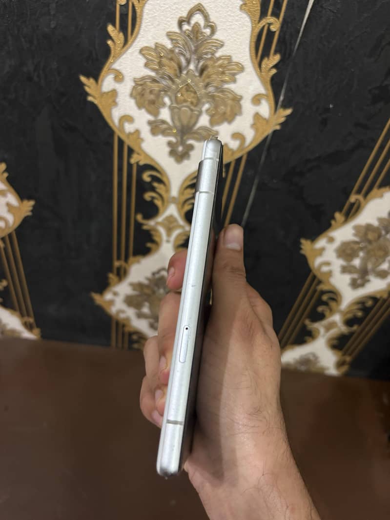 Google Pixel 7a 5