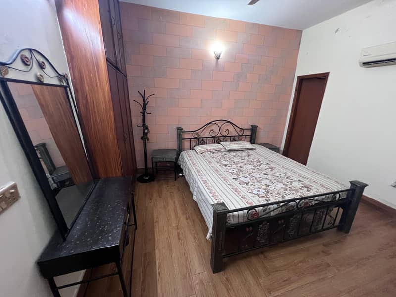 Bedset with dresingtable 0