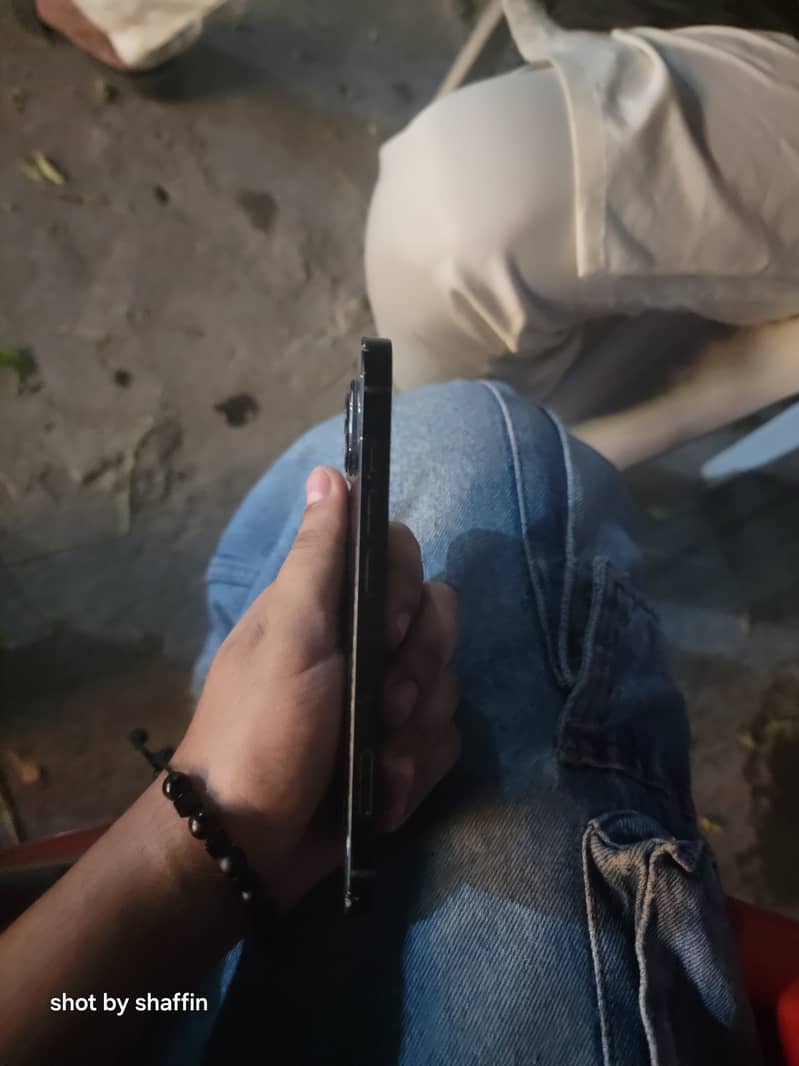 Apple iPhone 13 2