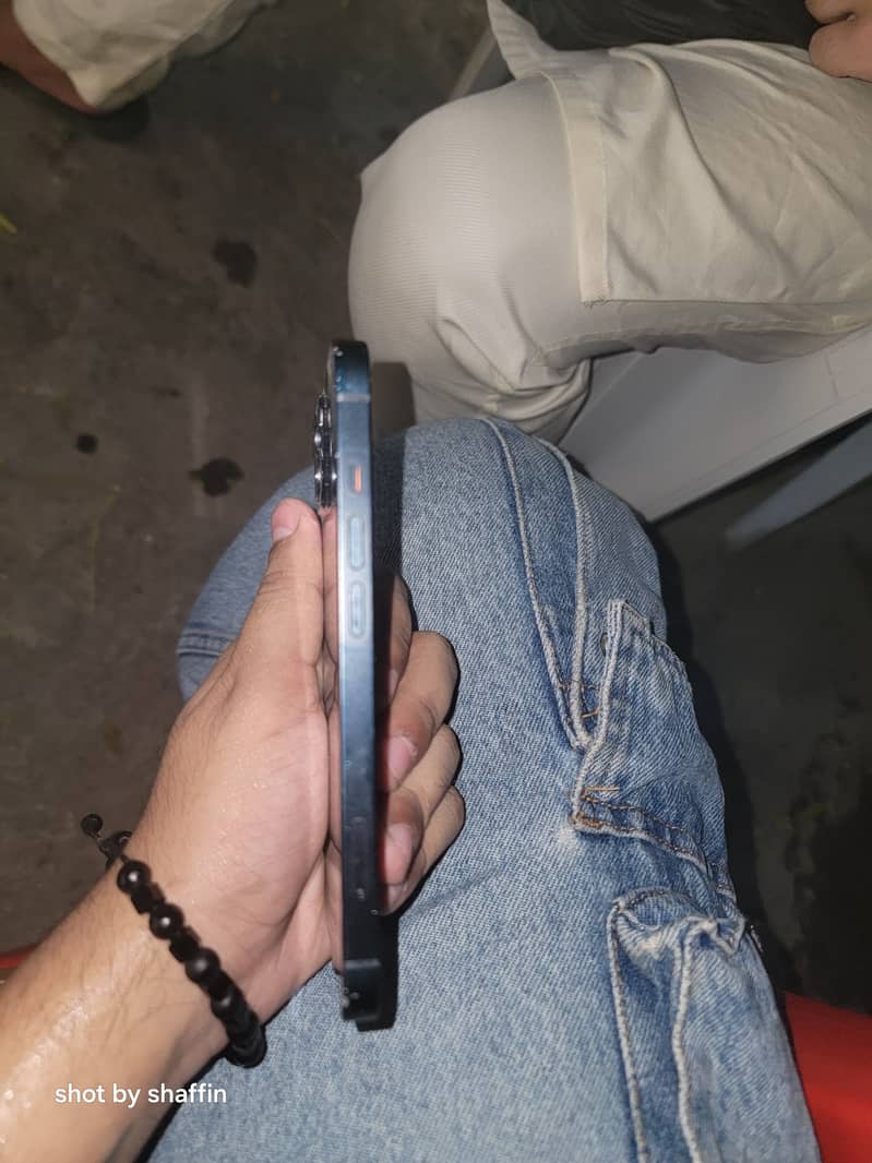 Apple iPhone 13 5