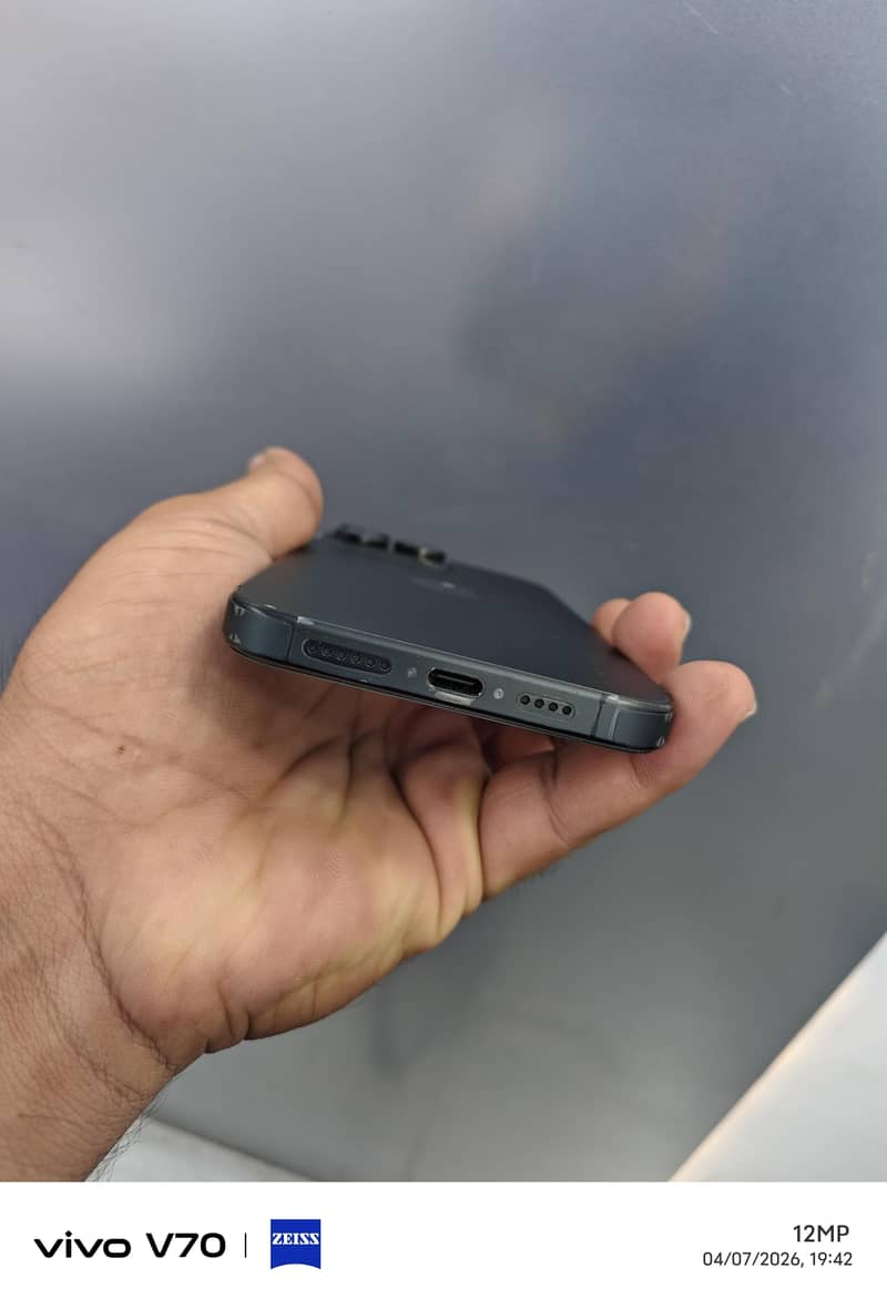 Apple iPhone 15 Pro Max 1