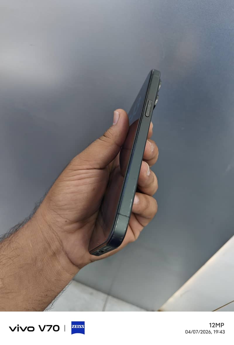 Apple iPhone 15 Pro Max 3