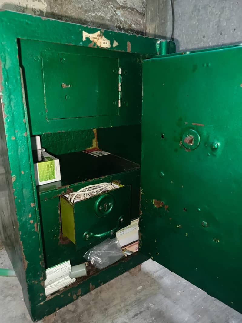 small safe 1