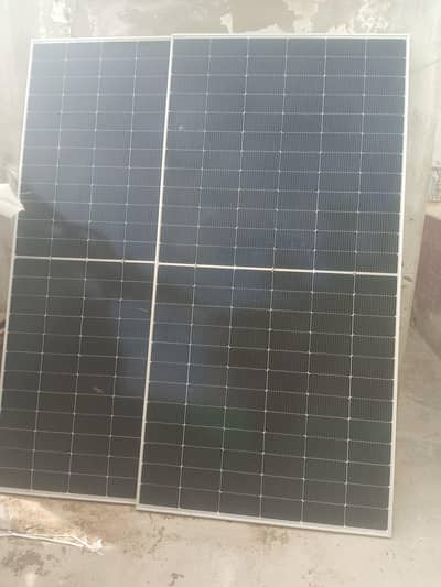 Jinko 585 Watt 1 Month Old | Urgent Sale Karachi