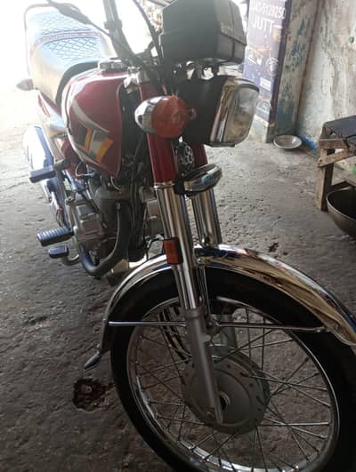 I am Selling Honda 125 Model 2025