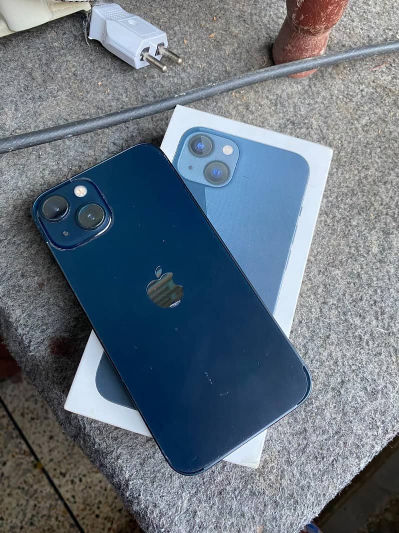 Apple iPhone 13 0