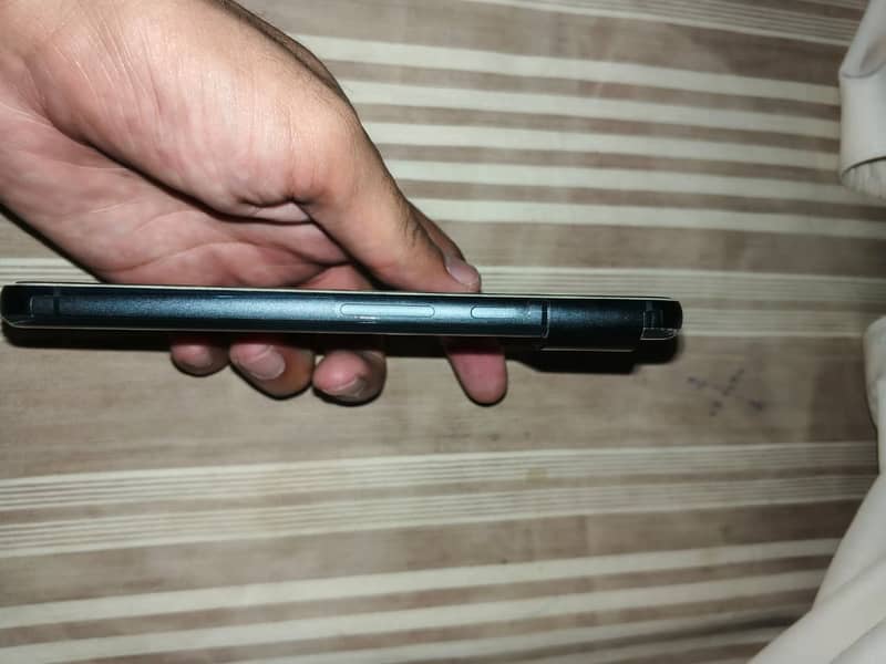 Google Pixel 8 4