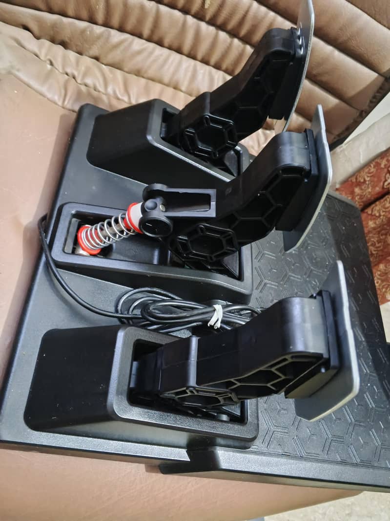 Thrustmaster T248-x 3