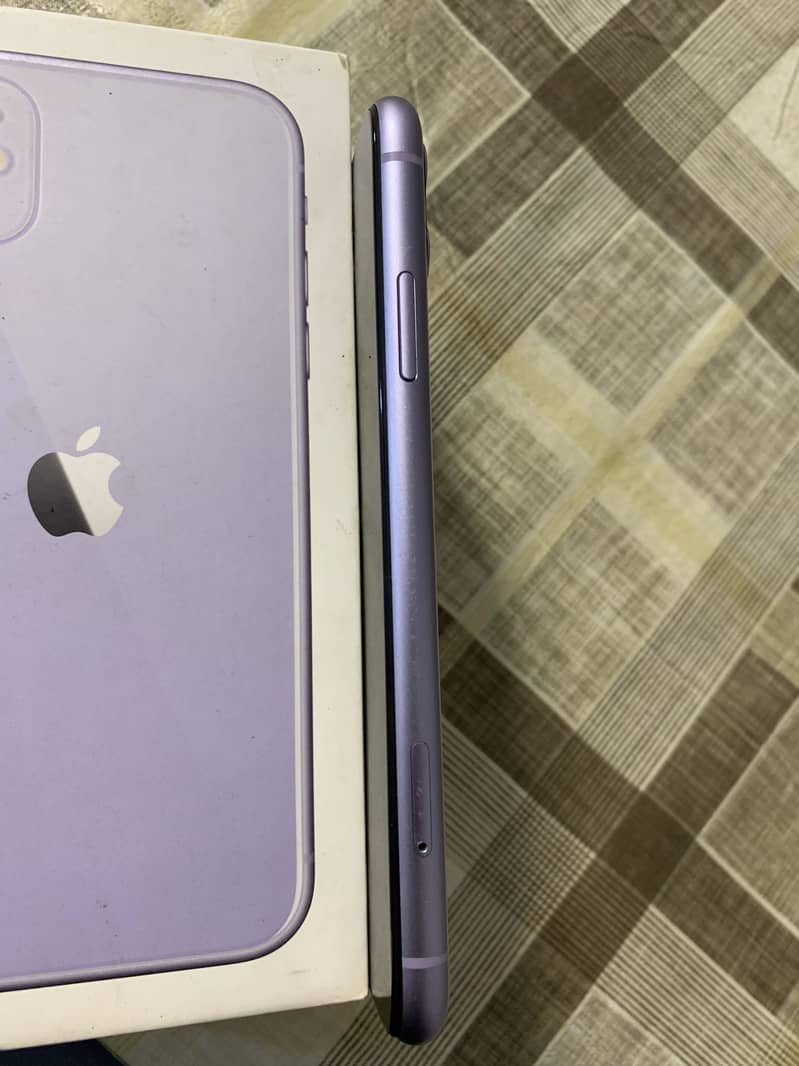 Apple iPhone 11 4