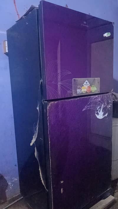 Dawlance 2 door fridge in good condition. .