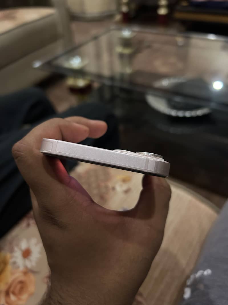 Apple iPhone 13 1