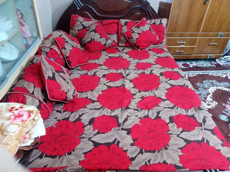 Bed & Singertable 1