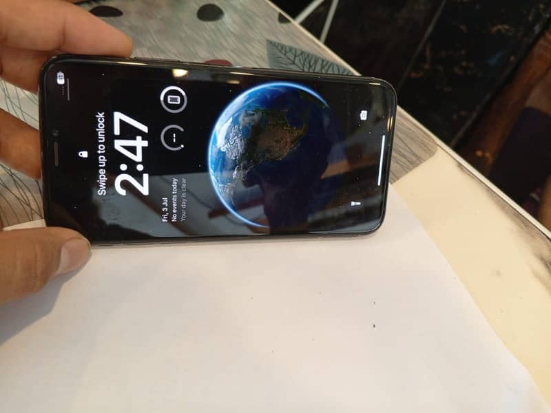 Apple iPhone X 5