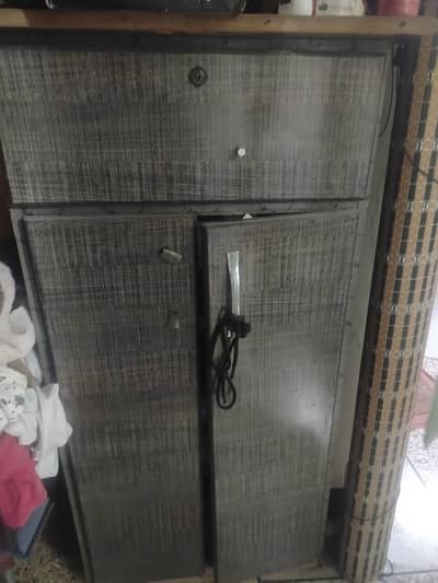 mini wardrobe