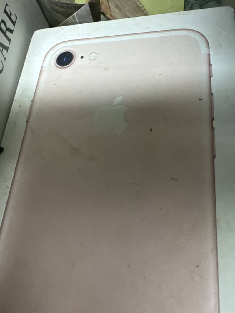 Apple iPhone 7 0