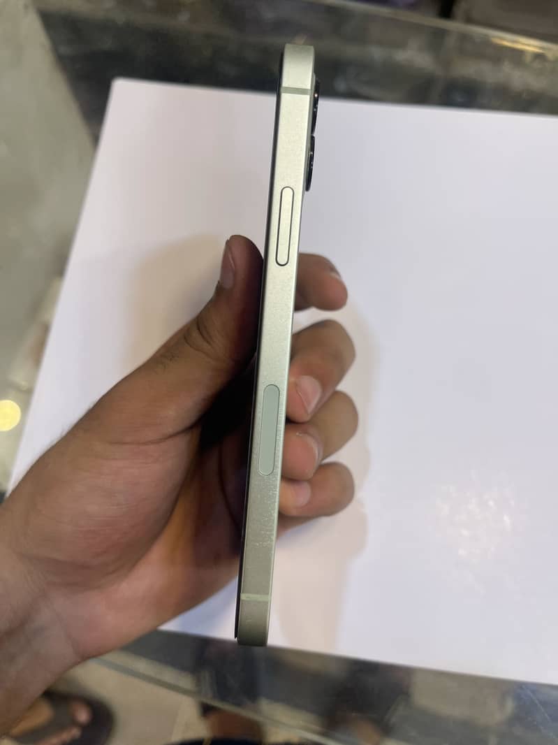 Apple iPhone 12 2