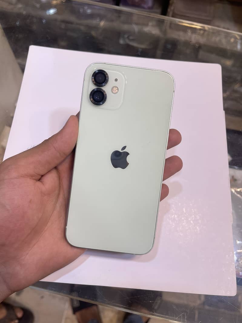 Apple iPhone 12 3